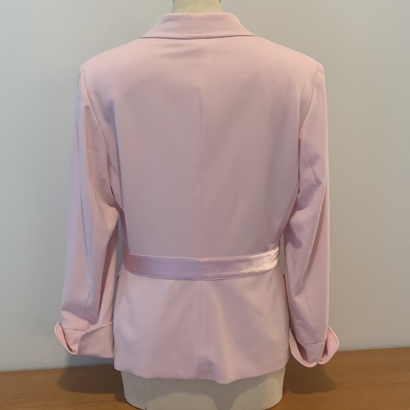 BIANCA NYGÅRD pink jacket, fully lined, satin ribbon waist, bow & French cuffs. - Picture 3 of 10